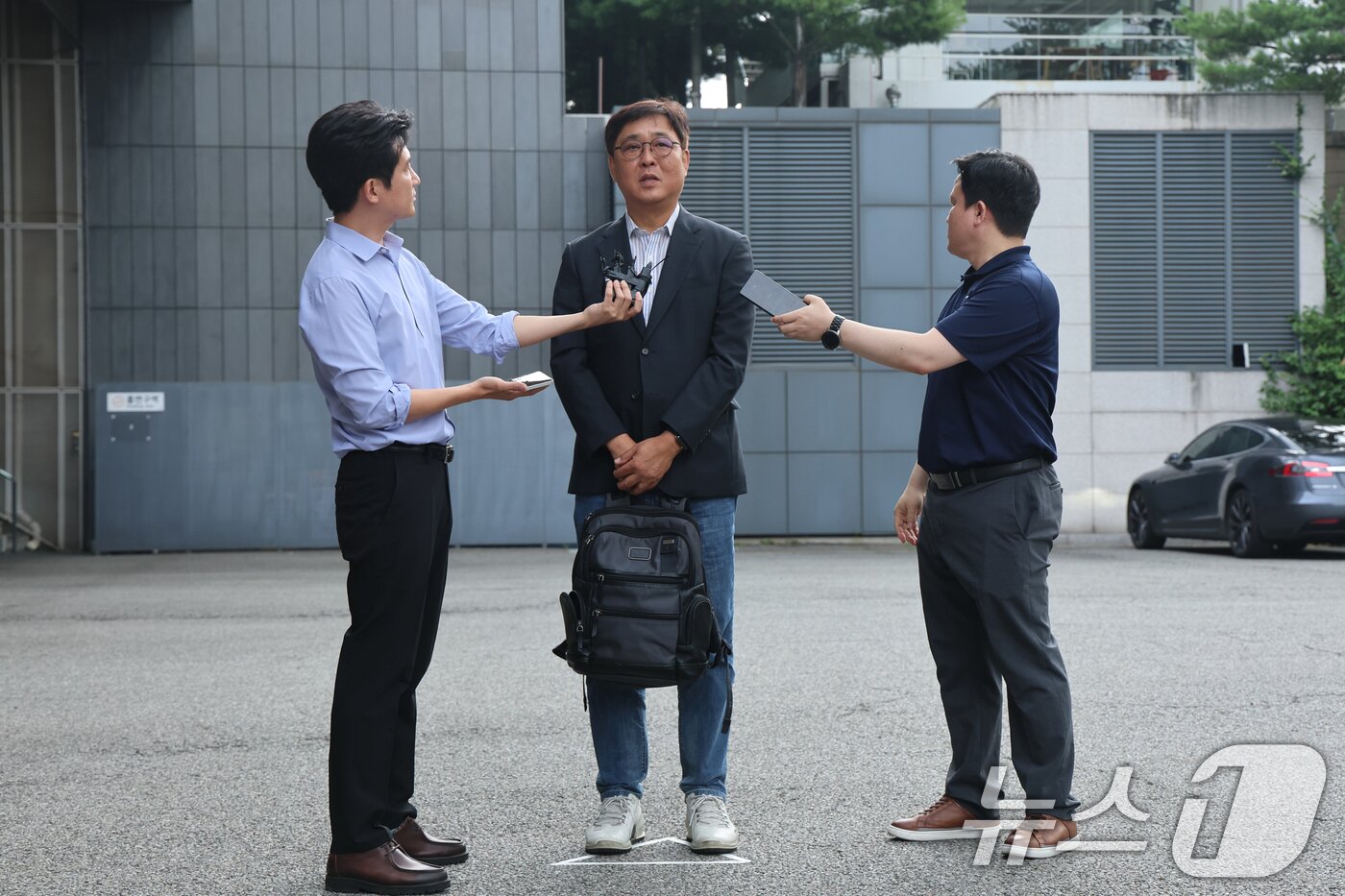 본문 이미지 - 최휘영 문화체육관광부 장관 후보자가 14일 오전 서울 종로구 국립현대미술관에 마련된 인사청문회 사무실로 출근하며 소감을 밝히고 있다. 2025.7.14/뉴스1 ⓒ News1 황기선 기자