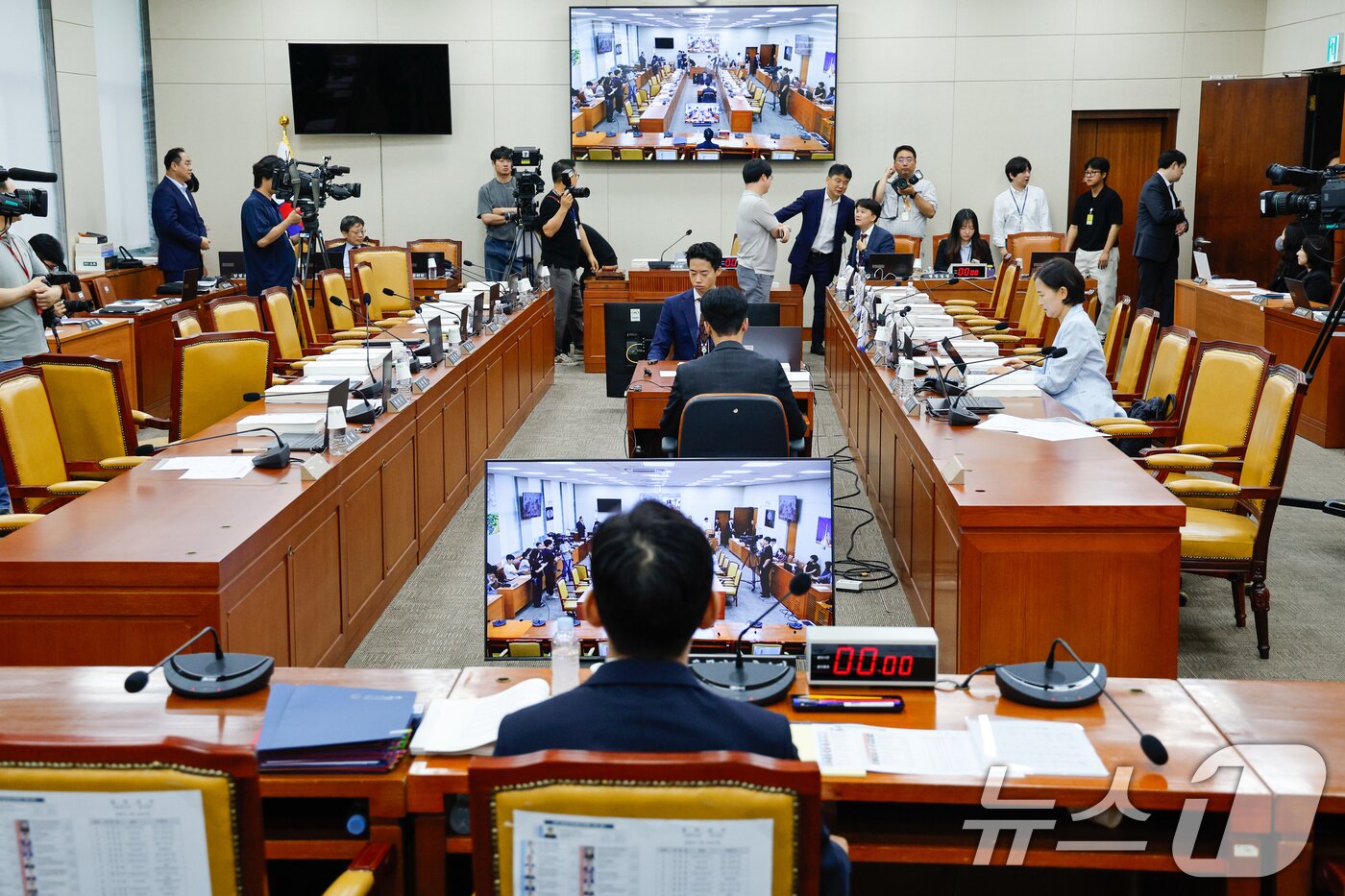 본문 이미지 - 배경훈 과학기술정보통신부 장관 후보자가 14일 오전 서울 여의도 국회 과학기술정보방송통신위원회에서 인사청문회 시작을 기다리고 있다. 2025.7.14/뉴스1 ⓒ News1 안은나 기자