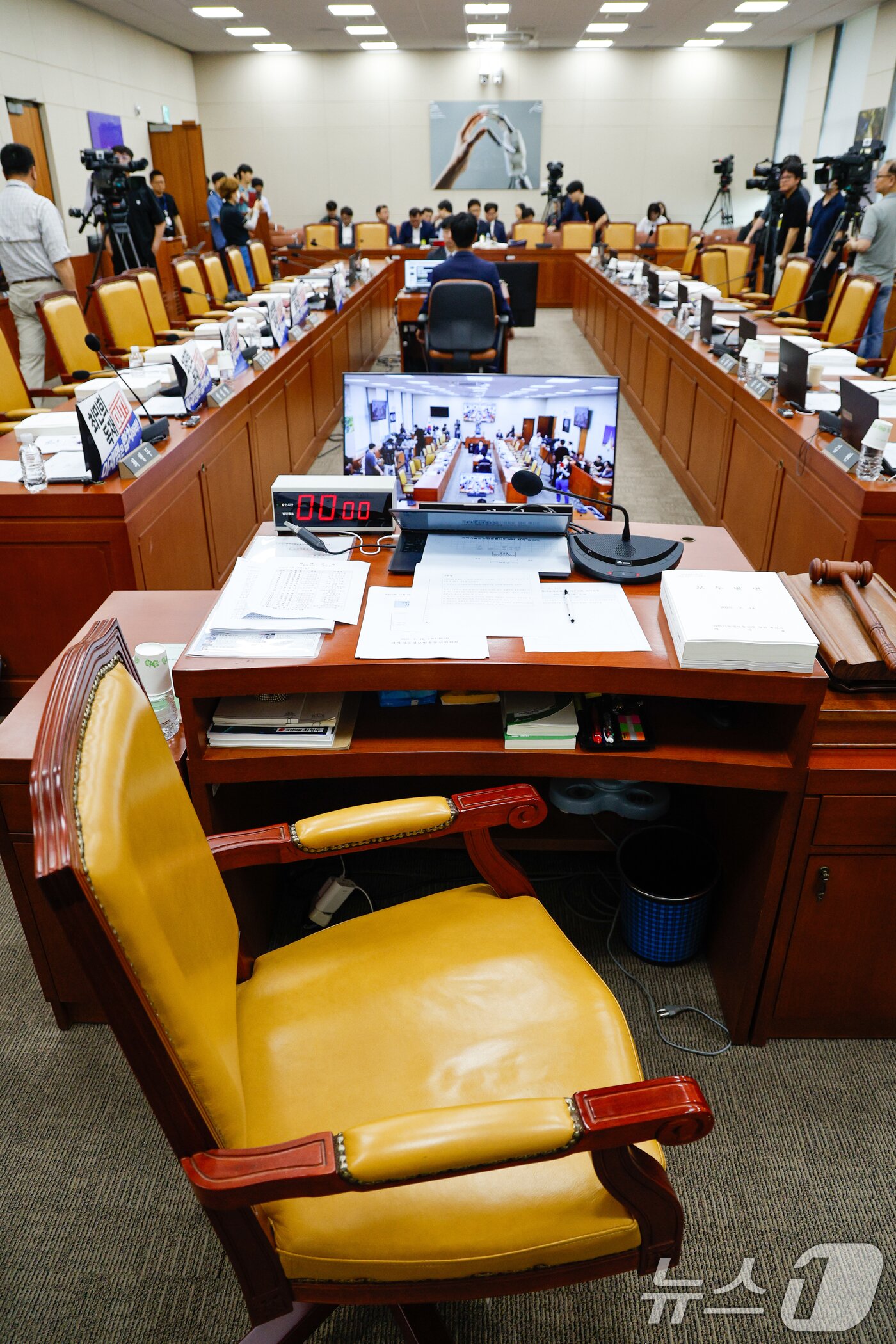 본문 이미지 - 14일 오전 서울 여의도 국회 과학기술정보방송통신위원회에서 배경훈 과학기술정보통신부 장관 후보자 인사청문회가 파행되고 있다. 2025.7.14/뉴스1 ⓒ News1 안은나 기자