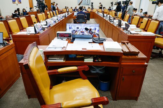 배경훈 청문회 등장한 '최민희 독재OUT'…과방위 7분 만에 파행