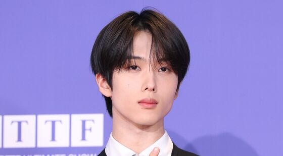 지성, 근사한 브이