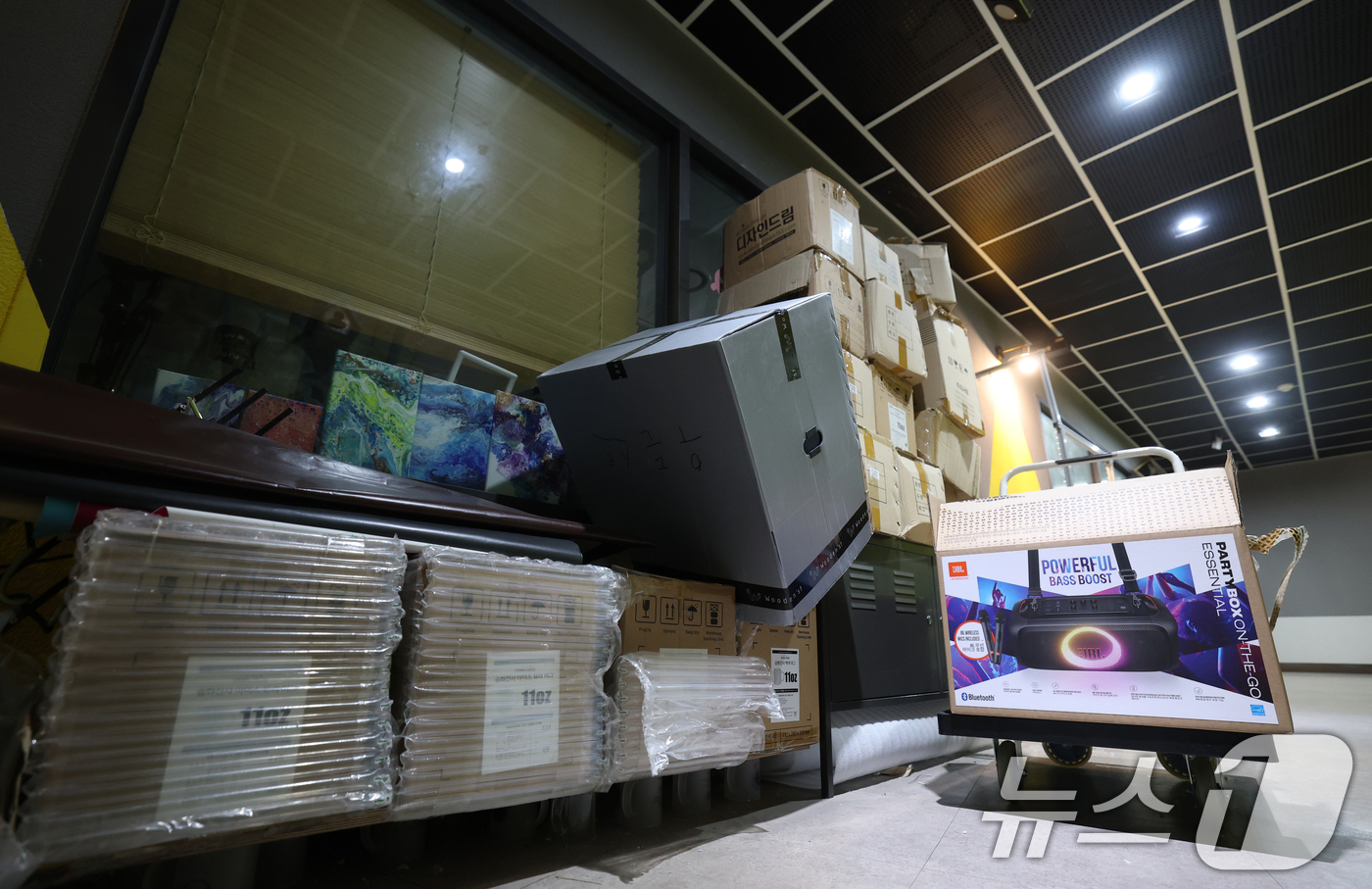 (경기=뉴스1) 김영운 기자 = 14일 국세청 국세통계포털에 따르면 올해 1분기 사업체를 운영 중인 30세 미만 청년 사업자는 35만 4672명(월평균)으로 전년 동기 대비 6.9 …