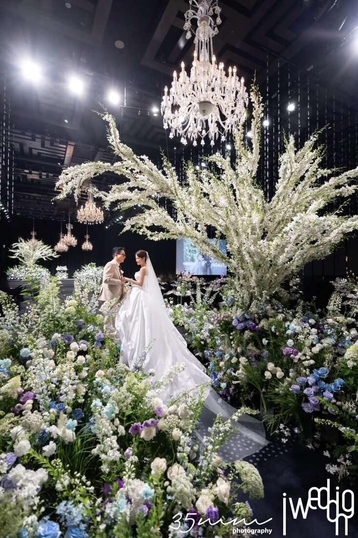 본문 이미지 - 방송인 김준호, 김지민 / 아이웨딩 제공