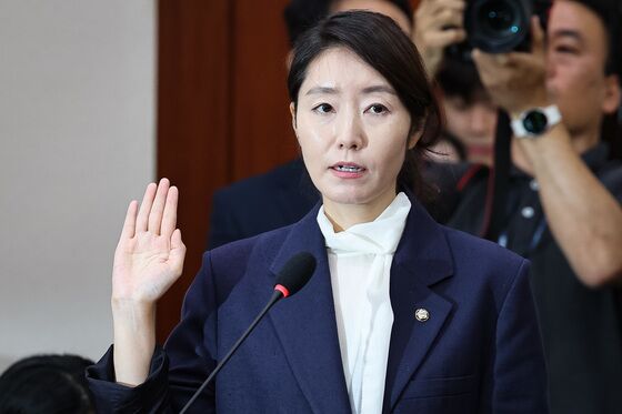 보좌관 갑질 이어 장관 갑질까지…버티던 강선우 물러났다
