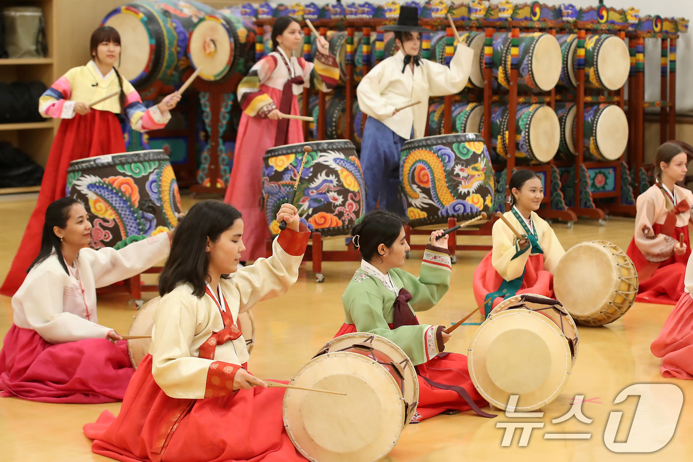 (대구=뉴스1) 공정식 기자 = 14일 오후 대구 달서구 계명대 성서캠퍼스에서 한국국제교류재단 지원으로 열린 '글로벌 e-스쿨 펠로십 프로그램'에 참여한 세계 6개국 한국어 전공 …