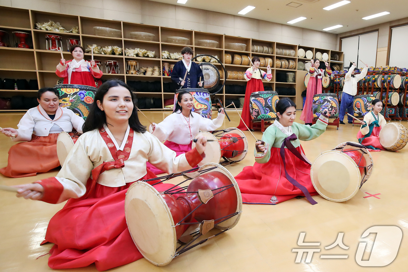 (대구=뉴스1) 공정식 기자 = 14일 오후 대구 달서구 계명대 성서캠퍼스에서 한국국제교류재단 지원으로 열린 '글로벌 e-스쿨 펠로십 프로그램'에 참여한 세계 6개국 한국어 전공 …