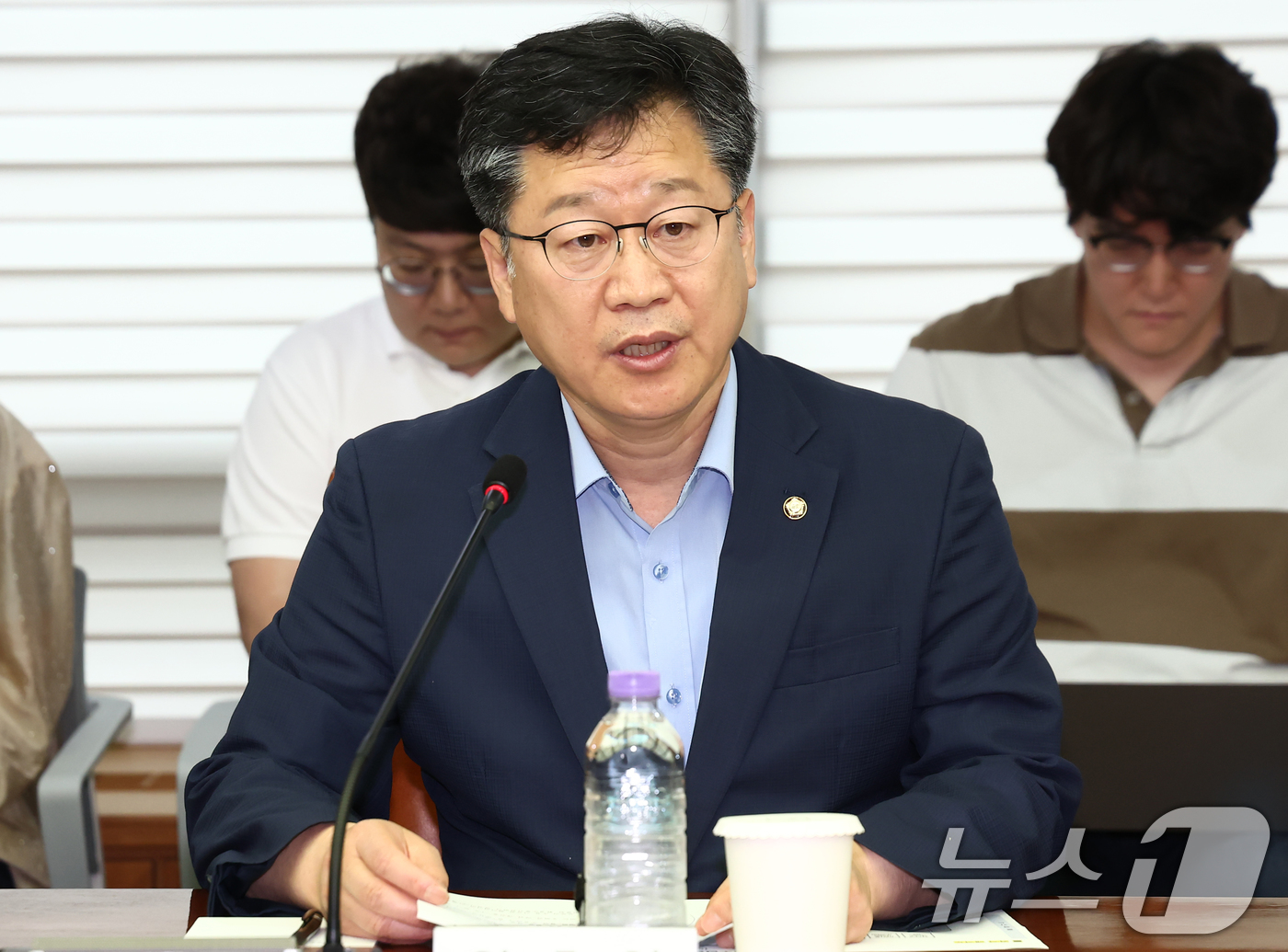 (서울=뉴스1) 김민지 기자 = 안호영 국회 환경노동위원장이 14일 오후 서울 마포구 한국경영자총협회에서 열린 '더불어민주당 환경노동위원회·경제6단체 노동정책 간담회'에서 발언하고 …