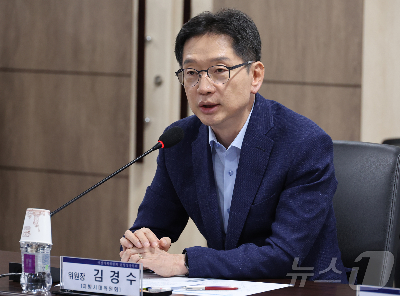 (서울=뉴스1) 황기선 기자 = 김경수 지방시대위원회 위원장이 14일 서울 종로구 정부서울청사 창성동 별관에서 열린 국정기획위원회-지방시대위원회 간담회에서 발언을 하고 있다. (공 …