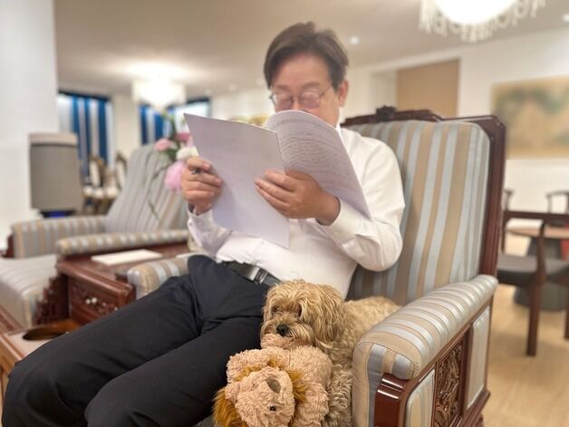 "오늘 아침 아내와 갈등"…李대통령 '1호견' 바비 얘기로 공직 생활 조언
