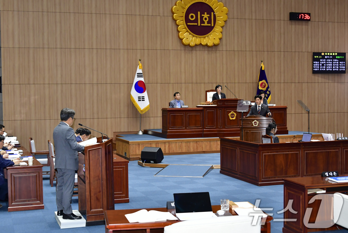 (광주=뉴스1) 박준배 기자 = 이명노 광주시의원이 14일 시의회 임시회 2차 본회의에서 시정 질문을 하고 있다.(광주시 제공. 재판매 및 DB 금지) 2025.7.14/뉴스1