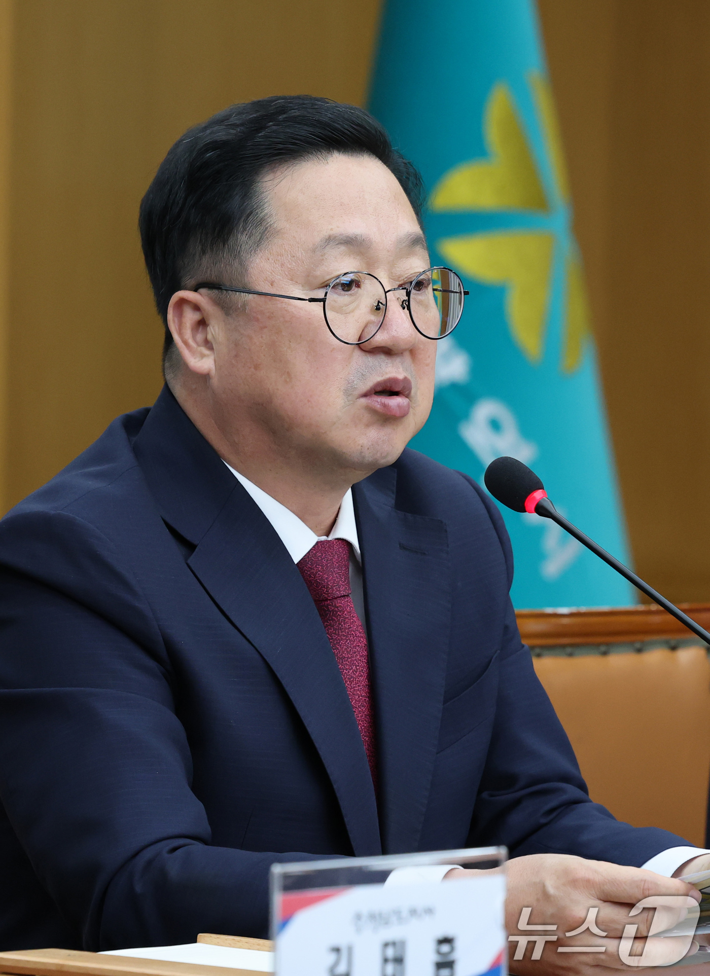 (대전=뉴스1) 김기태 기자 = 이장우 대전시장이 14일 대전시청 대회의실에서 열린 대전충남 행정통합 특별법(안) 증정식에서 발언하고 있다. 2025.7.14/뉴스1