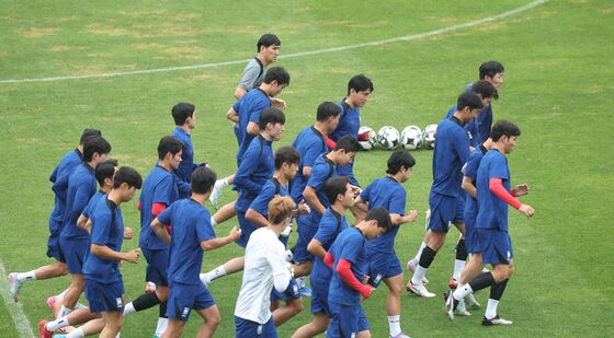 한일전 앞두고 훈련하는 대한민국 대표팀 선수들
