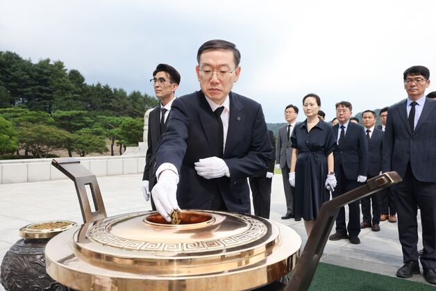 [동정] 이명구 신임 관세청장, 국립대전현충원 참배