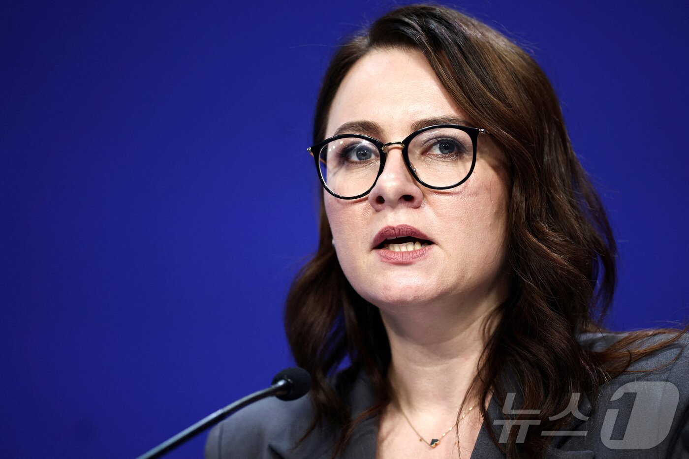 본문 이미지 - 율리아 스비리덴코 우크라이나 부총리 겸 경제장관이 지난 2023년 6월 우크라이나 재건 회의에 참석해 발언하고 있다. 스비리덴코 부총리는 14일 총리로 지명됐다. 2025.7.14 ⓒ 로이터=뉴스1 ⓒ News1 강민경 기자