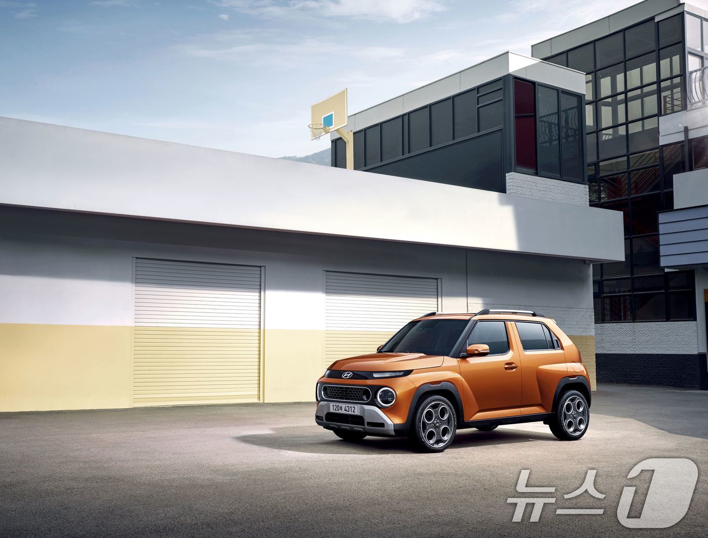 (서울=뉴스1) = 현대자동차가 엔트리 SUV 캐스퍼의 연식 변경 모델 '2026 캐스퍼'와 '2026 캐스퍼 일렉트릭'을 15일 출시하고 본격적인 판매에 돌입했다고 밝혔다.사진은 …