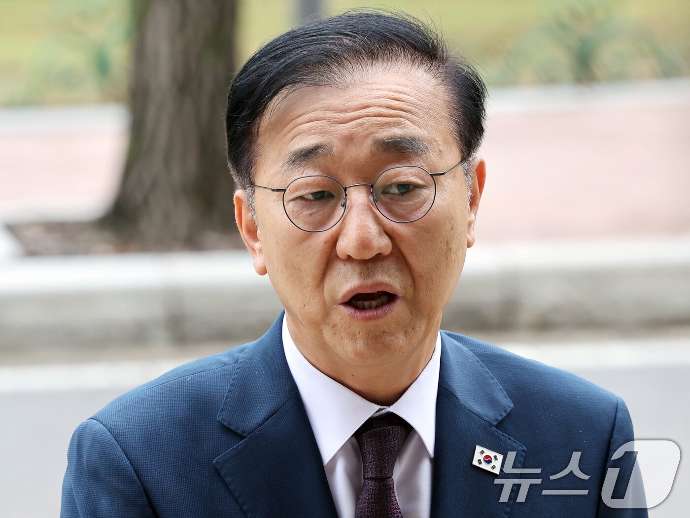 본문 이미지 - 김윤덕 국토교통부 장관 후보자가 15일 오전 경기 과천시 정부과천청사에 마련된 인사청문회 사무실로 출근하며 소감을 밝히고 있다. 2025.7.15/뉴스1 ⓒ News1 황기선 기자