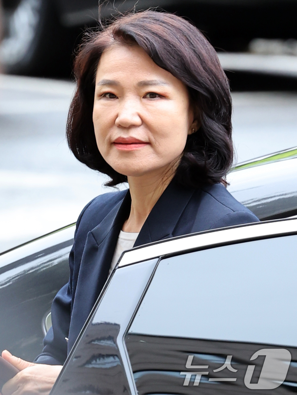 (과천=뉴스1) 황기선 기자 = 이진숙 방송통신위원장이 15일 오전 경기 과천시 정부과천청사 방통위로 출근하고 있다. 2025.7.15/뉴스1