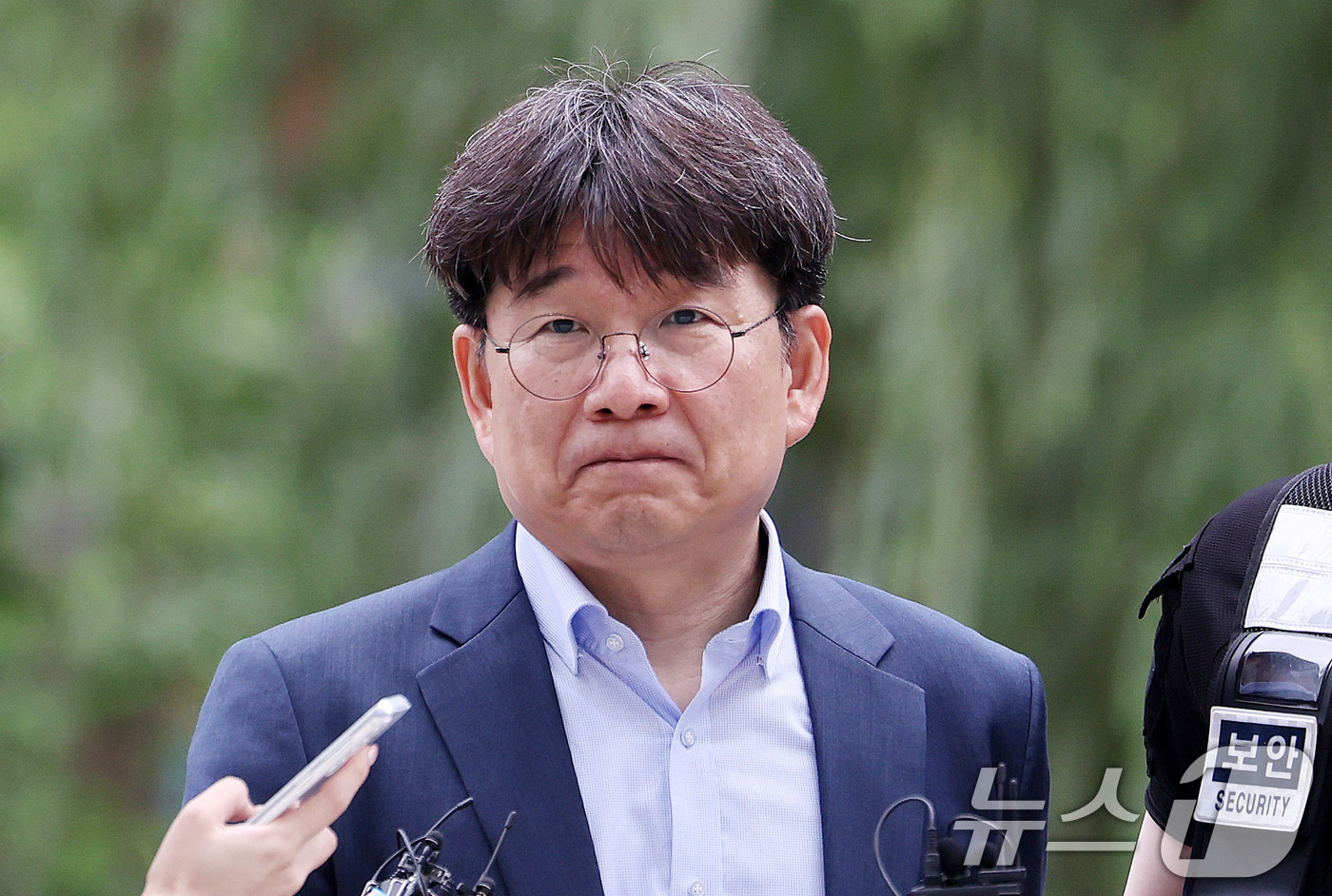 (서울=뉴스1) 박지혜 기자 = 이상화 동해종합기술공사 부사장이 15일 서울 종로구 김건희 여사에 관한 의혹들을 수사하는 민중기 특별검사팀 사무실로 출석하고 있다. 2025.7.1 …