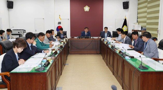 연수비 부풀리기 의혹 여파?…고창군의회, 2025년 공무국외연수 취소