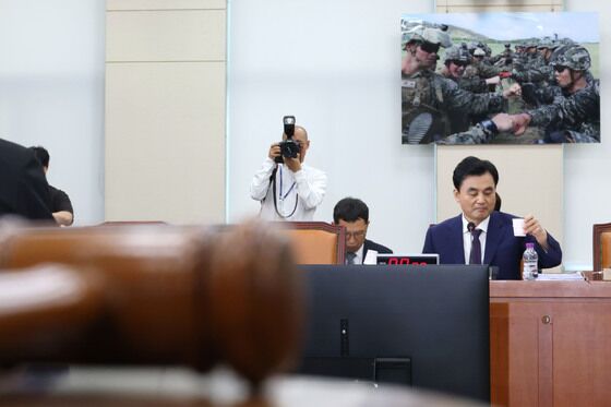 안규백 청문회, 자동 산회…野 "영창 의심" 與 "발목잡기"(종합)