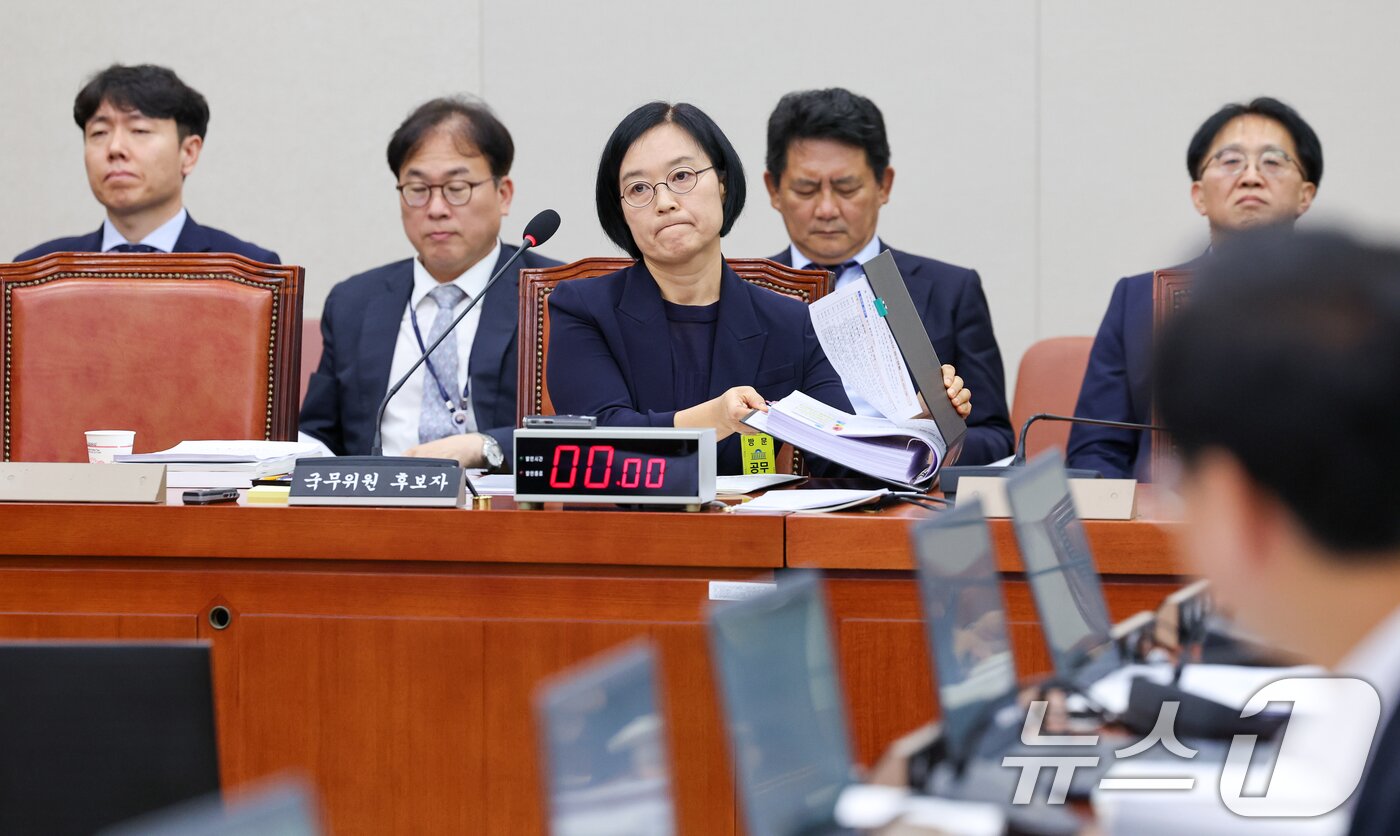 본문 이미지 - 한성숙 중소벤처기업부 장관 후보자가 15일 오전 서울 여의도 국회 산업통산자원중소벤처기업위원회에서 열린 인사청문회에 출석하고 있다. 2025.7.15/뉴스1 ⓒ News1 안은나 기자