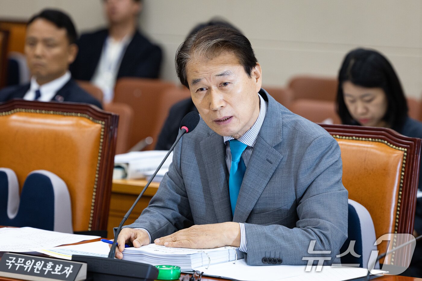 본문 이미지 - 권오을 국가보훈부 장관 후보자가 15일 서울 여의도 국회에서 열린 인사청문회에서 의원 질의에 답하고 있다. 2025.7.15/뉴스1 ⓒ News1 유승관 기자