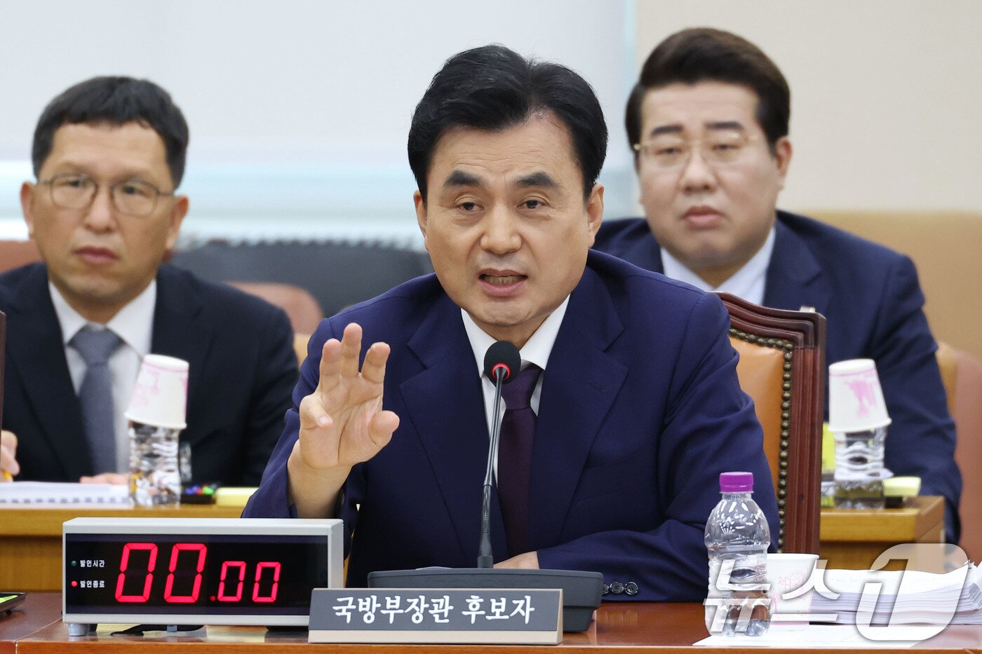 본문 이미지 - 안규백 국방부 장관 후보자가 15일 오전 서울 여의도 국회 국방위원회 전체회의장에서 열린 인사청문회에 출석해 의원 질의에 답하고 있다. 2025.7.15/뉴스1 ⓒ News1 이광호 기자