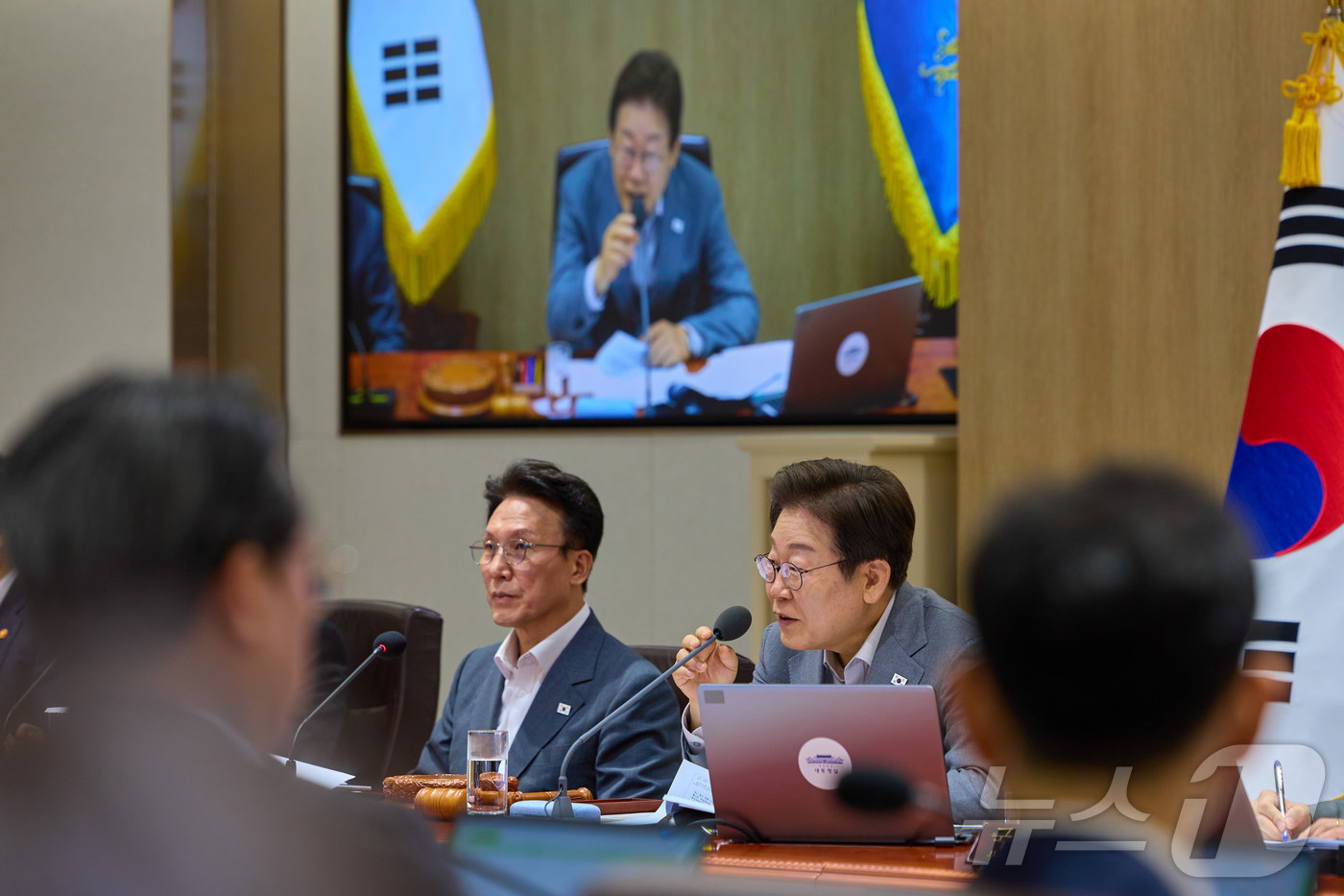 (서울=뉴스1) 이재명 기자 = 이재명 대통령이 15일 서울 용산 대통령실 청사에서 열린 국무회의에서 발언을 하고 있다. (대통령실 제공. 재판매 및 DB 금지) 2025.7.15 …