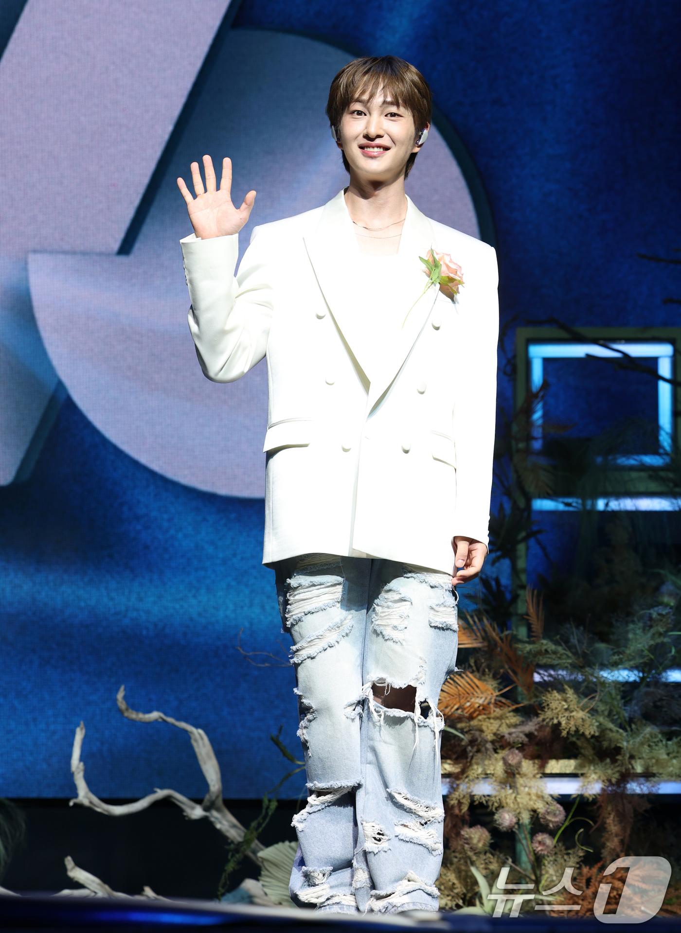 (서울=뉴스1) 권현진 기자 = 그룹 샤이니 온유가 15일 오후 서울 영등포구 명화라이브홀에서 가진 두 번째 정규앨범 '퍼센트'(PERCENT) 쇼케이스에서 포즈를 취하고 있다. …