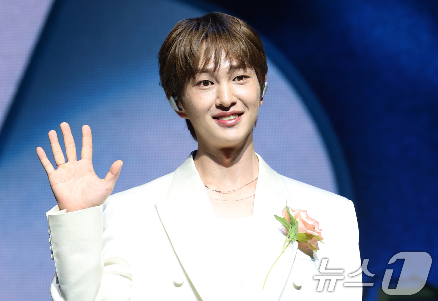 (서울=뉴스1) 권현진 기자 = 그룹 샤이니 온유가 15일 오후 서울 영등포구 명화라이브홀에서 가진 두 번째 정규앨범 '퍼센트'(PERCENT) 쇼케이스에서 포즈를 취하고 있다. …