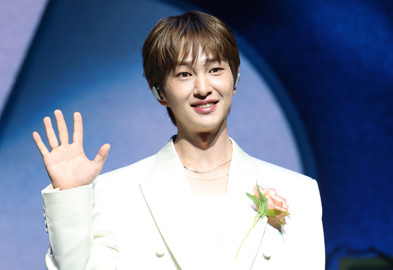 온유, 주사이모 의혹에 경찰 조사…소속사 "사실관계 있는 그대로 진술"