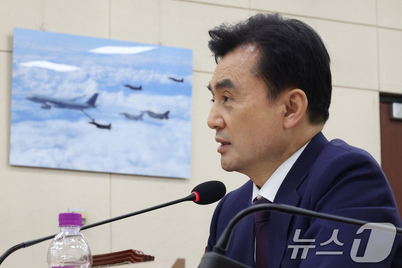 본문 이미지 - 안규백 국방부 장관 후보자가 15일 오전 서울 여의도 국회 국방위원회 전체회의장에서 열린 인사청문회에 출석해 의원 질의에 답하고 있다. 2025.7.15/뉴스1 ⓒ News1 이광호 기자
