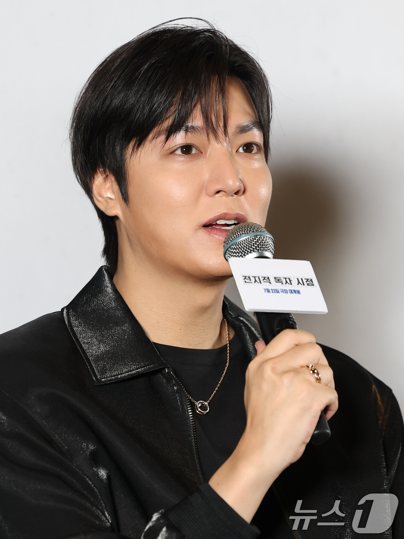 (서울=뉴스1) 권현진 기자 = 배우 이민호가 15일 서울 코엑스 메가박스에서 열린 영화 '전지적 독자 시점‘(감독 김병우) 언론 시사회에 참석해 인사말을 하고 있다.'전지적 독자 …