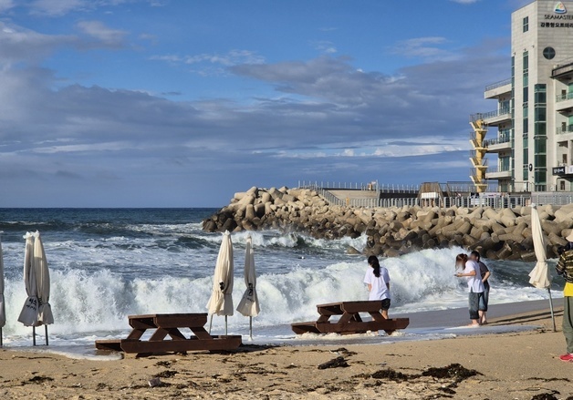 강원 동해안 연안 안전사고 '주의보' 발령…"갯바위·방파제 접근 자제"