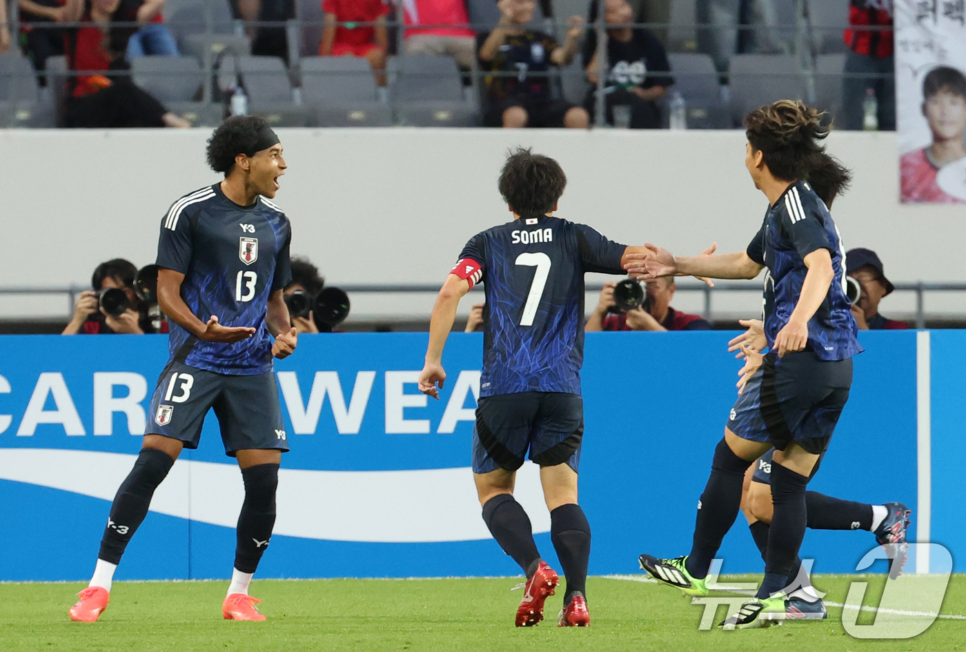 (용인=뉴스1) 김영운 기자 = 저메인 일본 축구 국기대표팀 선수가 15일 오후 경기 용인시 처인구 용인미르스타디움에서 열린 2025 동아시아축구연맹(EAFF) E-1 챔피언십 남 …