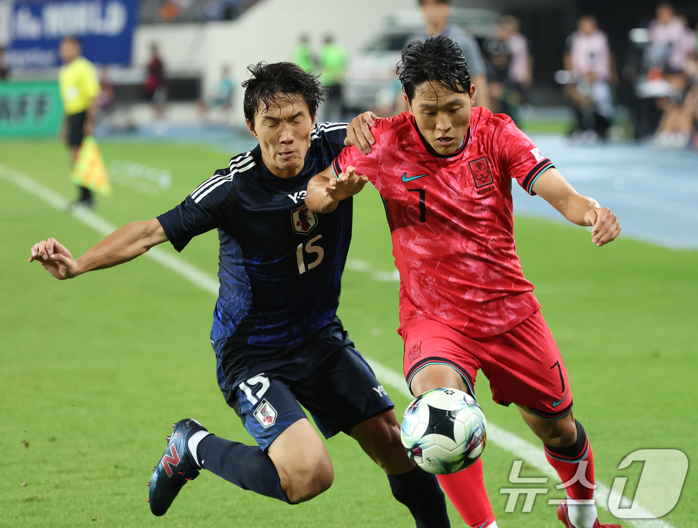 (용인=뉴스1) 김영운 기자 = 나상호가 15일 오후 경기 용인시 처인구 용인미르스타디움에서 열린 2025 동아시아축구연맹(EAFF) E-1 챔피언십 남자부 대한민국과 일본의 경기 …