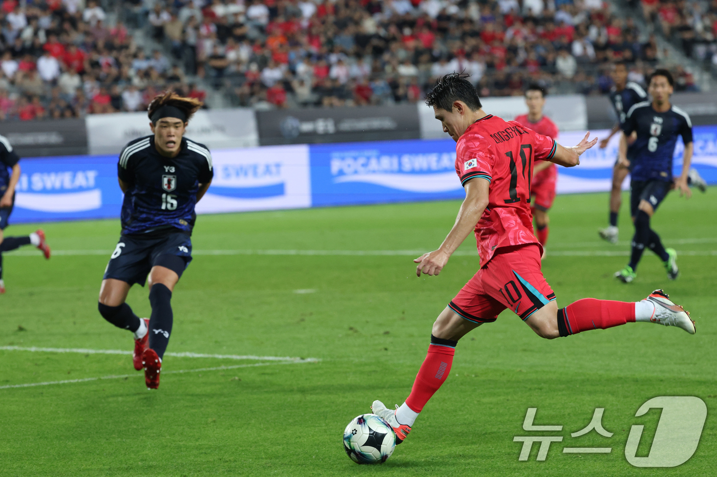 (용인=뉴스1) 김영운 기자 = 이동경이 15일 오후 경기 용인시 처인구 용인미르스타디움에서 열린 2025 동아시아축구연맹(EAFF) E-1 챔피언십 남자부 대한민국과 일본의 경기 …