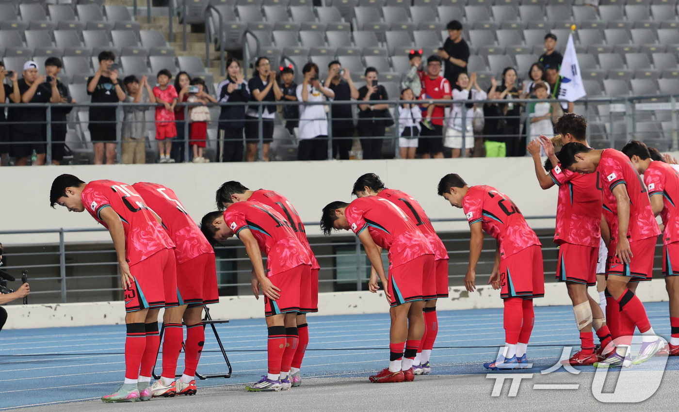 (용인=뉴스1) 김영운 기자 = 15일 오후 경기 용인시 처인구 용인미르스타디움에서 열린 2025 동아시아축구연맹(EAFF) E-1 챔피언십 남자부 대한민국과 일본의 경기에서 1대 …