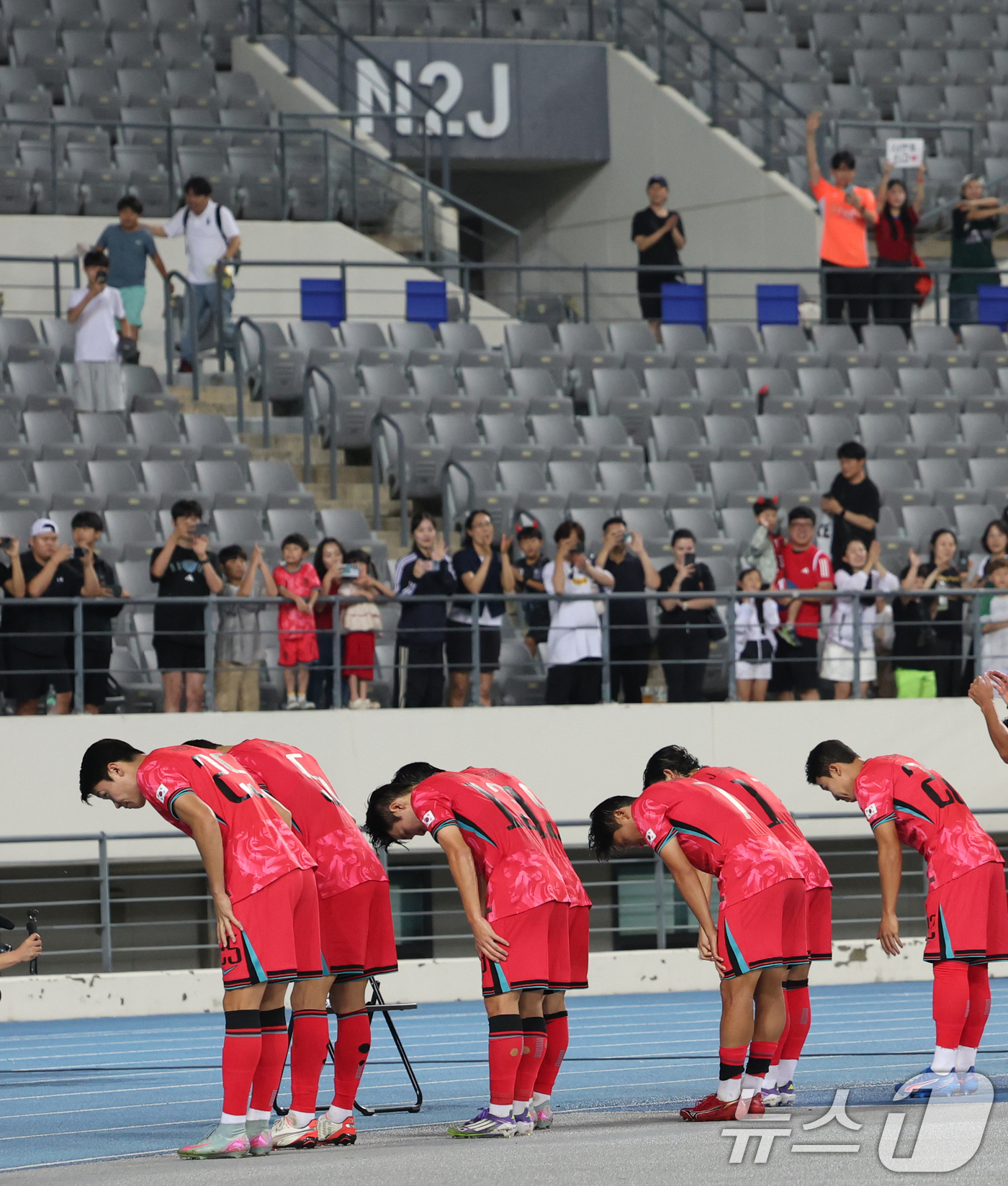 (용인=뉴스1) 김영운 기자 = 15일 오후 경기 용인시 처인구 용인미르스타디움에서 열린 2025 동아시아축구연맹(EAFF) E-1 챔피언십 남자부 대한민국과 일본의 경기에서 1대 …