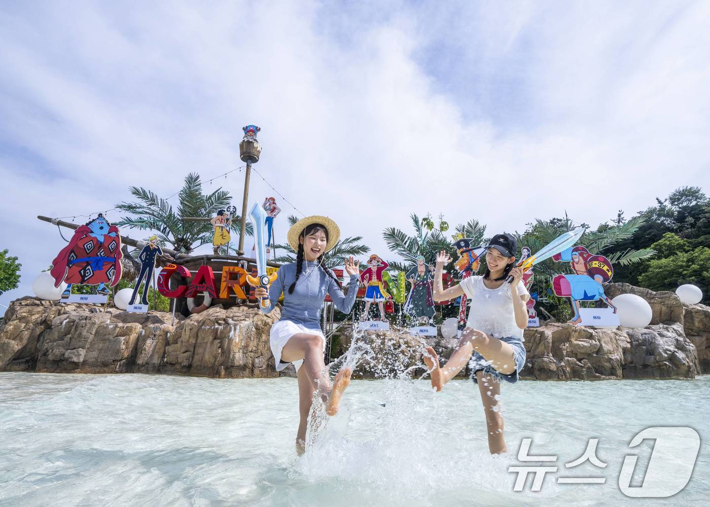 (서울=뉴스1) = 삼성물산 리조트부문은 폭염이 시작된 이달 초부터 최근까지 2주간 에버랜드의 워터파크 캐리비안 베이에 10만명 이상이 방문했다고 16일 밝혔다.사진은 캐리비안 베 …