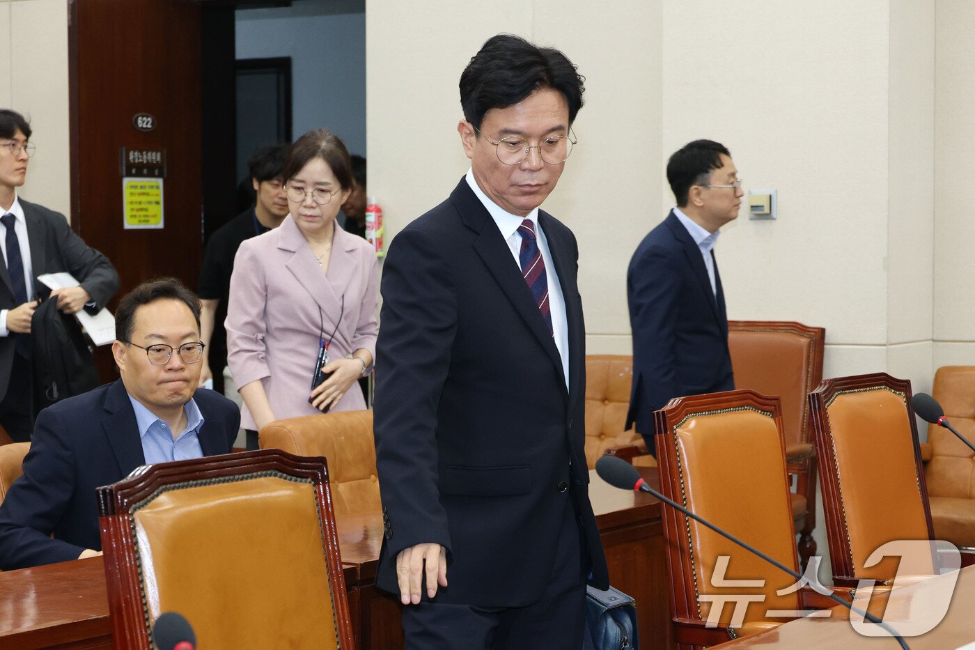 본문 이미지 - 김영훈 고용노동부 장관 후보자가 16일 오전 서울 여의도 국회 환경노동위원회 전체회의장에서 열린 인사청문회에 출석하고 있다. 2025.7.16/뉴스1 ⓒ News1 이광호 기자