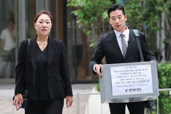 김건희특검, '공천개입 폭로' 강혜경 소환…조사 9시간 만에 귀가(종합)