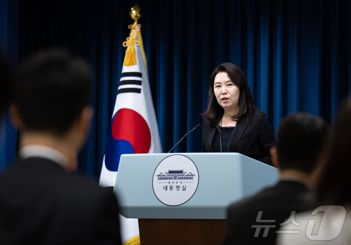 (서울=뉴스1) 이재명 기자 = 강유정 대통령실 대변인이 16일 서울 용산 대통령실 청사에서 유네스코 세계유산위원회 유치 등 현안 브리핑을 하고 있다. 2025.7.16/뉴스1