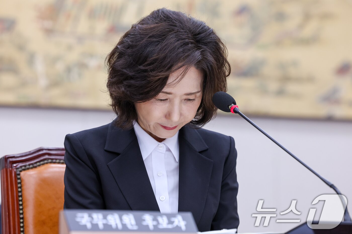 본문 이미지 - 이진숙 사회부총리 겸 교육부 장관 후보자가 16일 오전 서울 여의도 국회 교육위원회에서 열린 인사청문회에 출석해 자녀 조기유학 문제에 대해 사과하고 있다. 2025.7.16/뉴스1 ⓒ News1 안은나 기자