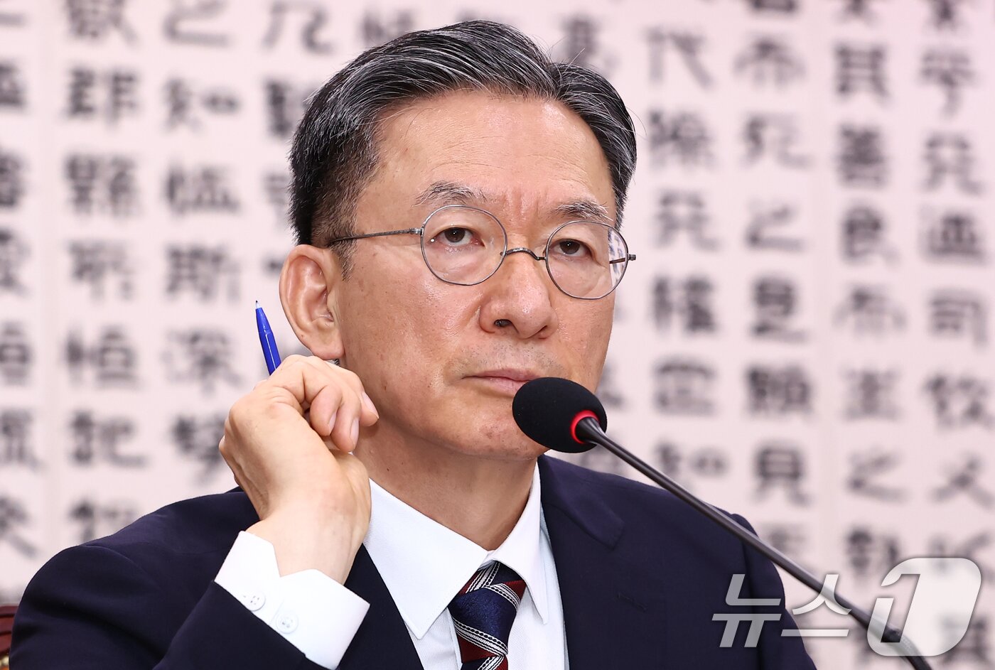 본문 이미지 - 정성호 법무부 장관 후보자가 16일 오전 서울 여의도 국회 법제사법위원회에서 열린 법무부 장관 후보자 인사청문회에서 의원 질의를 듣고 있다. 2025.7.16/뉴스1 ⓒ News1 김민지 기자