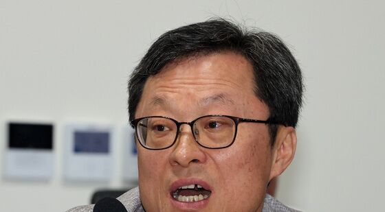 인사말하는 정재권 KBS 이사