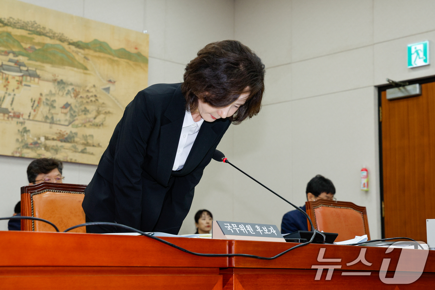 (서울=뉴스1) 안은나 기자 = 이진숙 사회부총리 겸 교육부 장관 후보자가 16일 오전 서울 여의도 국회 교육위원회에서 열린 인사청문회에서 김문수 더불어민주당 의원 질의 중 자녀 …