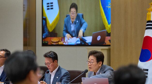 국무회의 발언하는 이재명 대통령