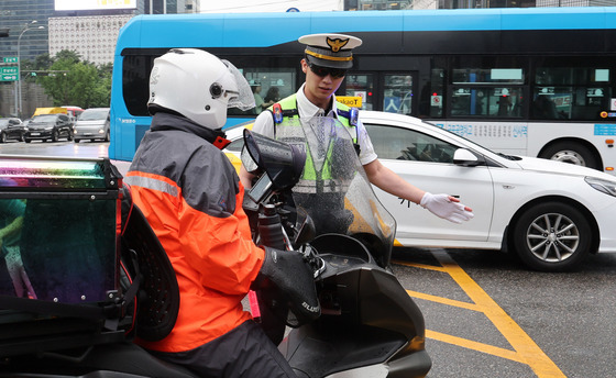 경찰, PM·이륜차 불시 단속…2시간 만에 법규위반 322건 적발(종합)