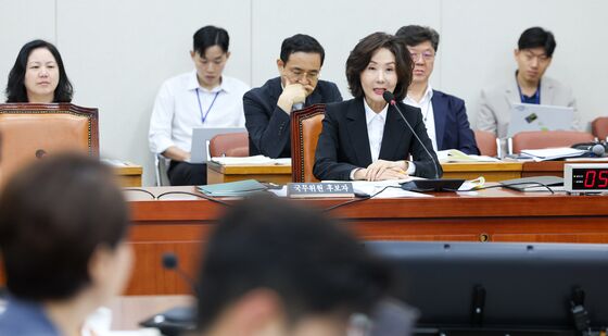 답변하는 이진숙 후보자